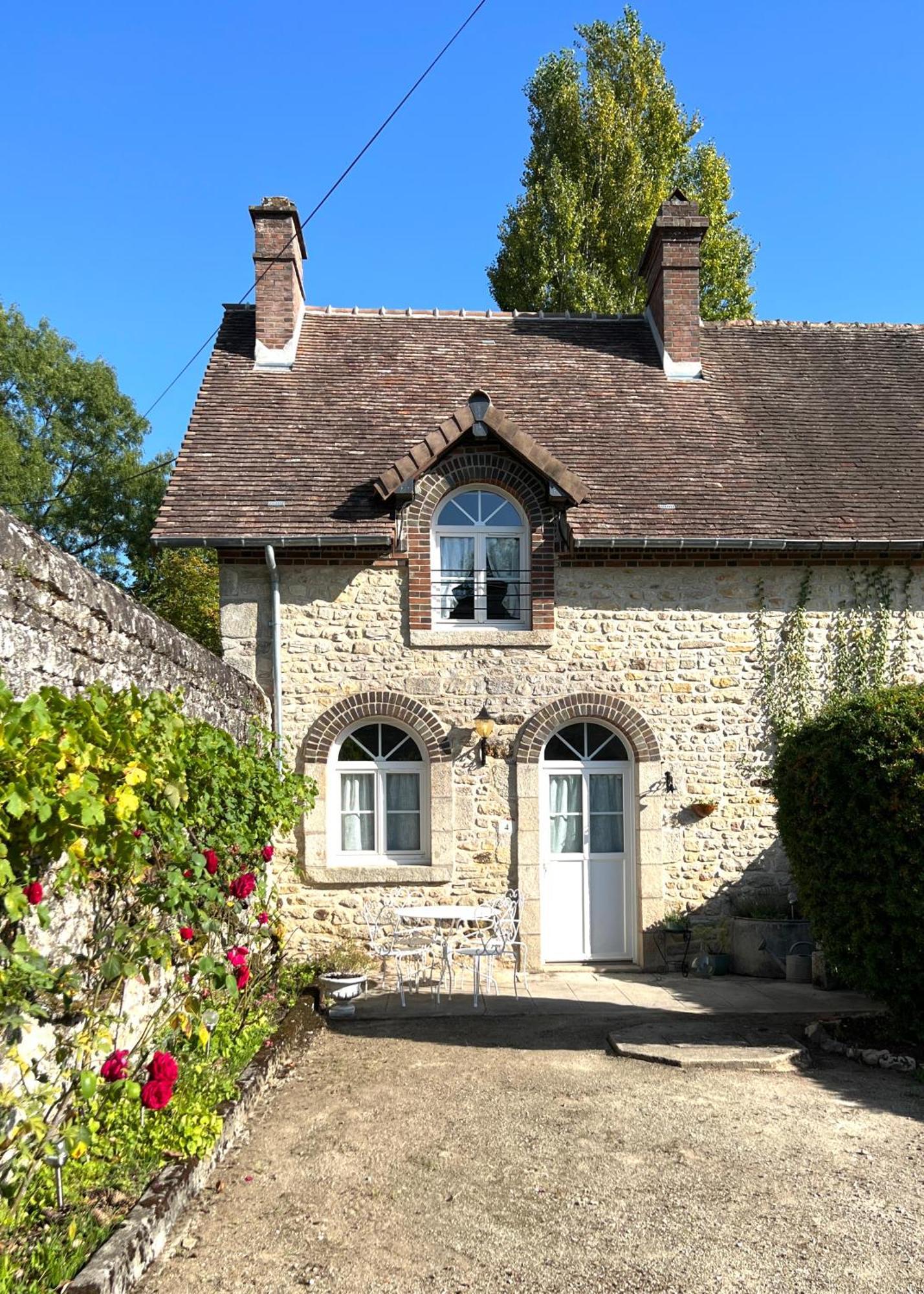 Charmante Maisonette A Arconnay Bagian luar foto