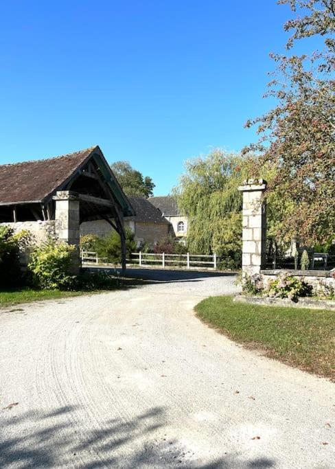 Charmante Maisonette A Arconnay Bagian luar foto