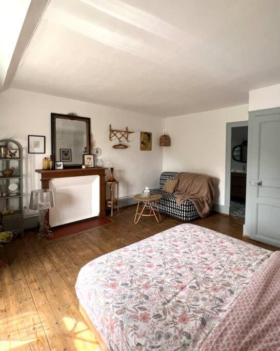 Charmante Maisonette A Arconnay Bagian luar foto